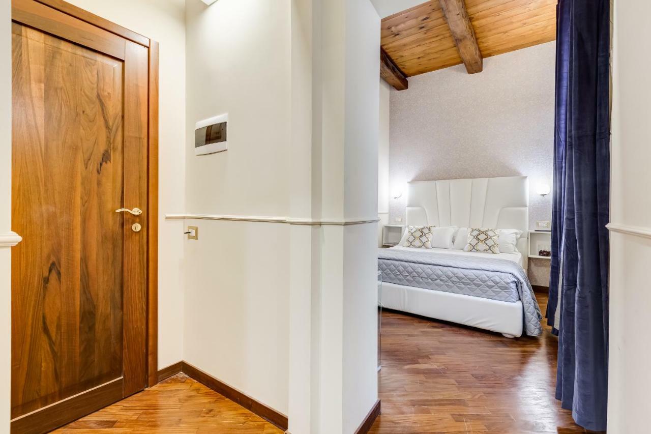 Trevi Private Suites By Premium Suites Collection Rome Bagian luar foto