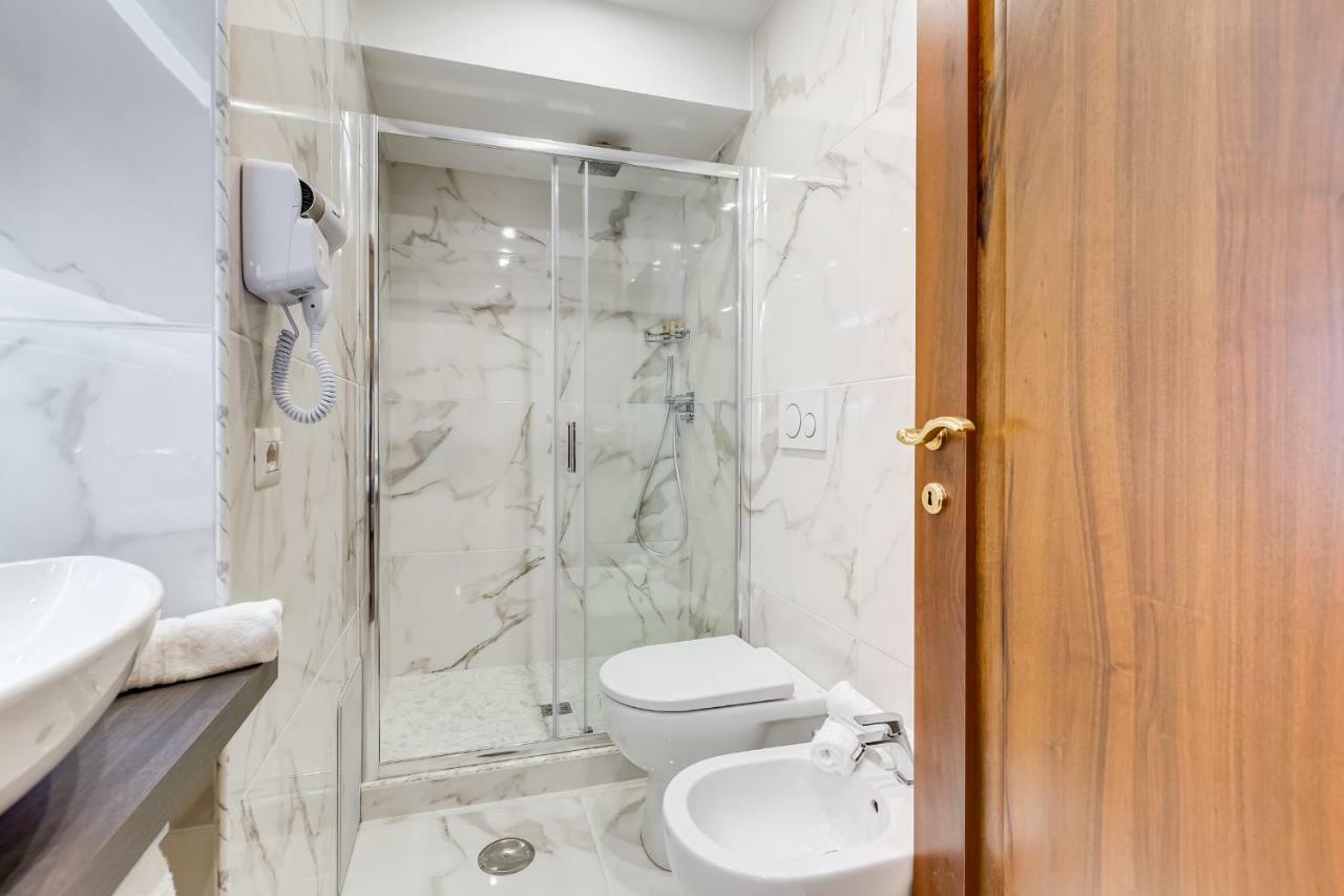 Trevi Private Suites By Premium Suites Collection Rome Bagian luar foto