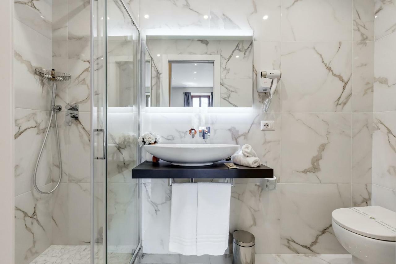 Trevi Private Suites By Premium Suites Collection Rome Bagian luar foto