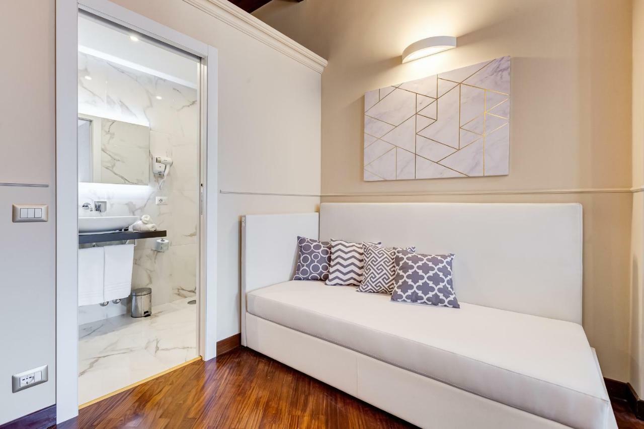 Trevi Private Suites By Premium Suites Collection Rome Bagian luar foto