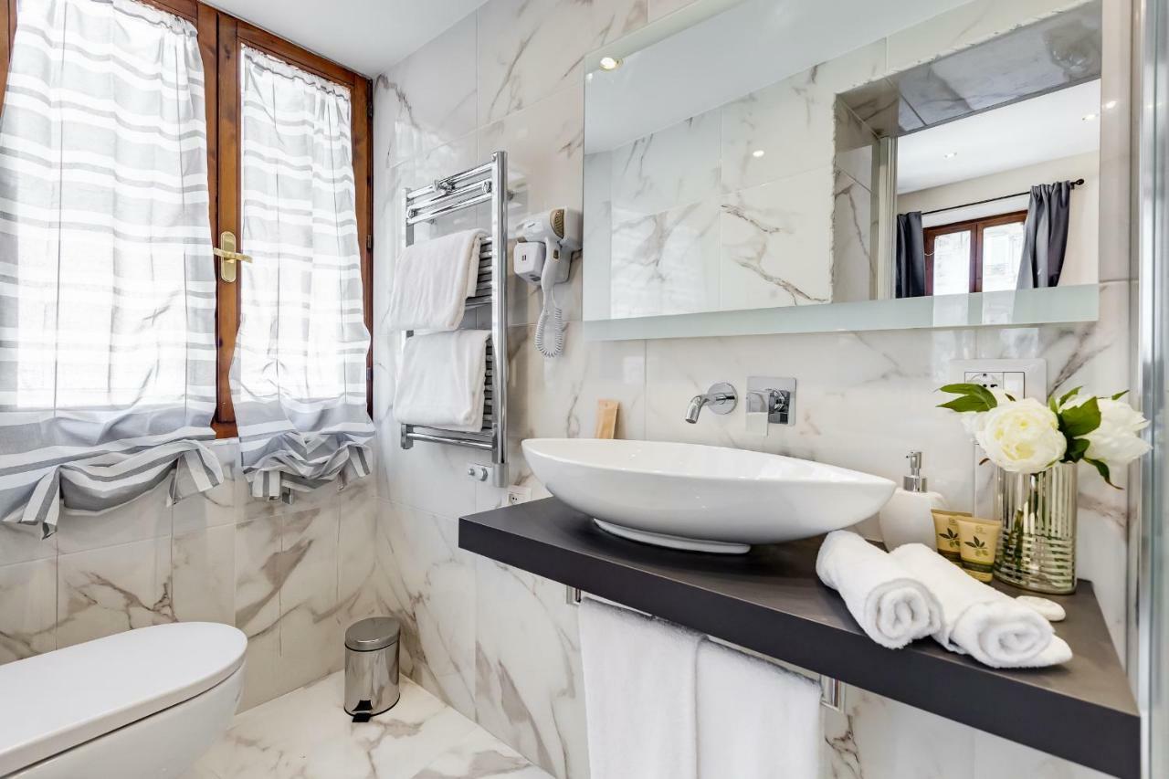 Trevi Private Suites By Premium Suites Collection Rome Bagian luar foto